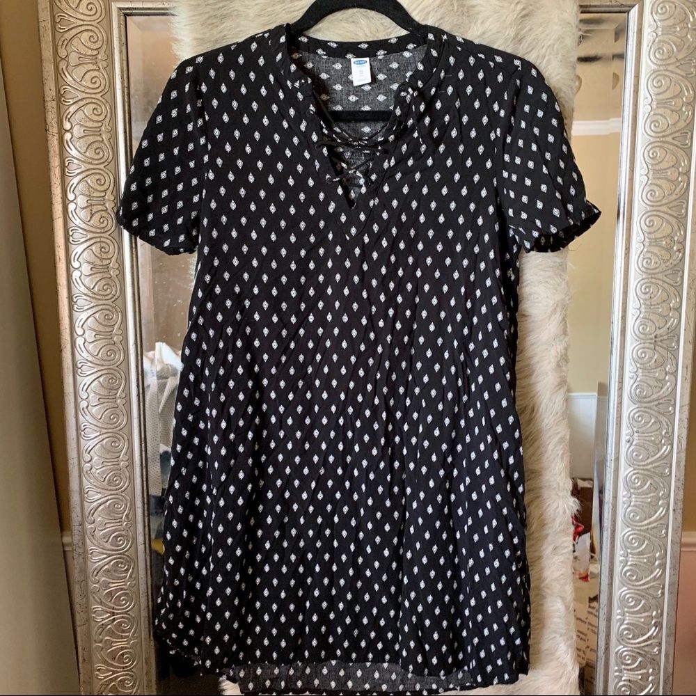 Xs Black and white lace up shift dress
